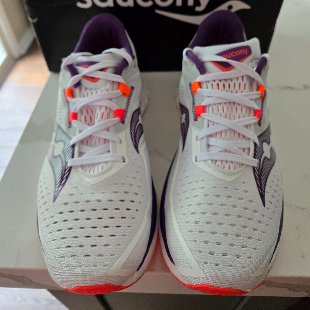 Saucony endorphin speed 4 Women's 10